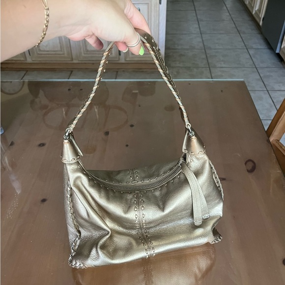 Adorable Michael Michael Kors gold leather shoulder bag! - Picture 2 of 8